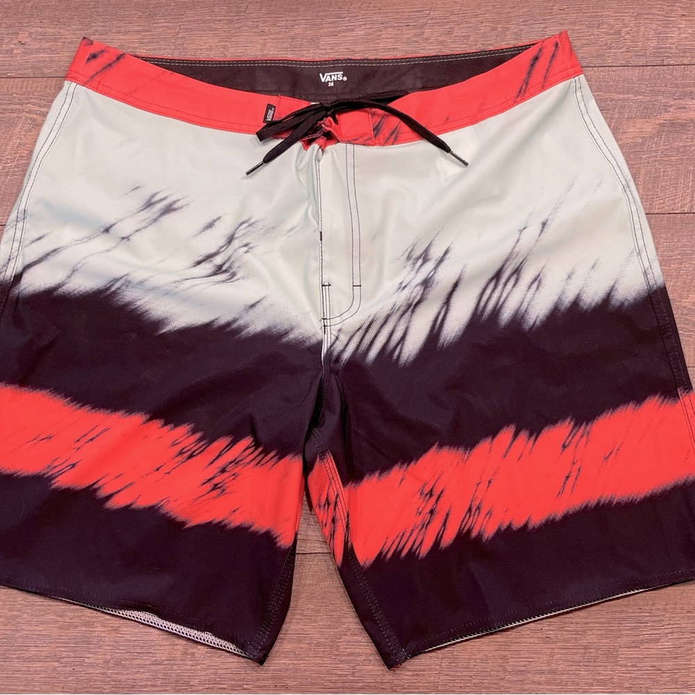 Vans Men’s Board Shorts 38 NWOT